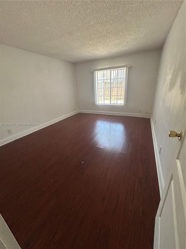 Building Photo - 5201 Geneva Ct