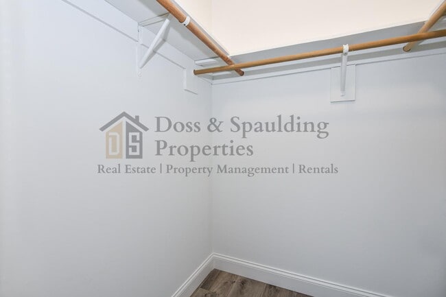 Building Photo - 3624 Heathrow Dr