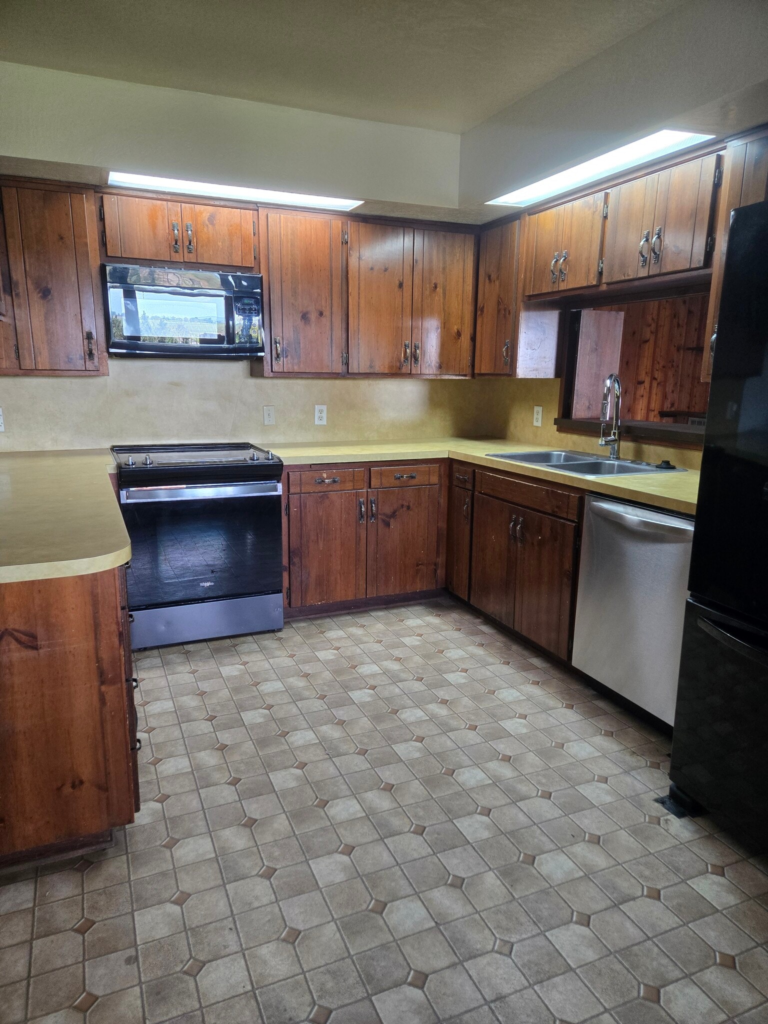 Building Photo - 2611 E 4000 N
