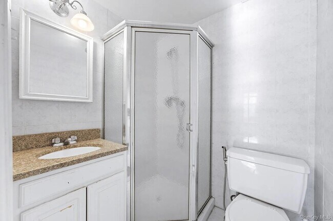 Building Photo - 13-27 Bell Blvd