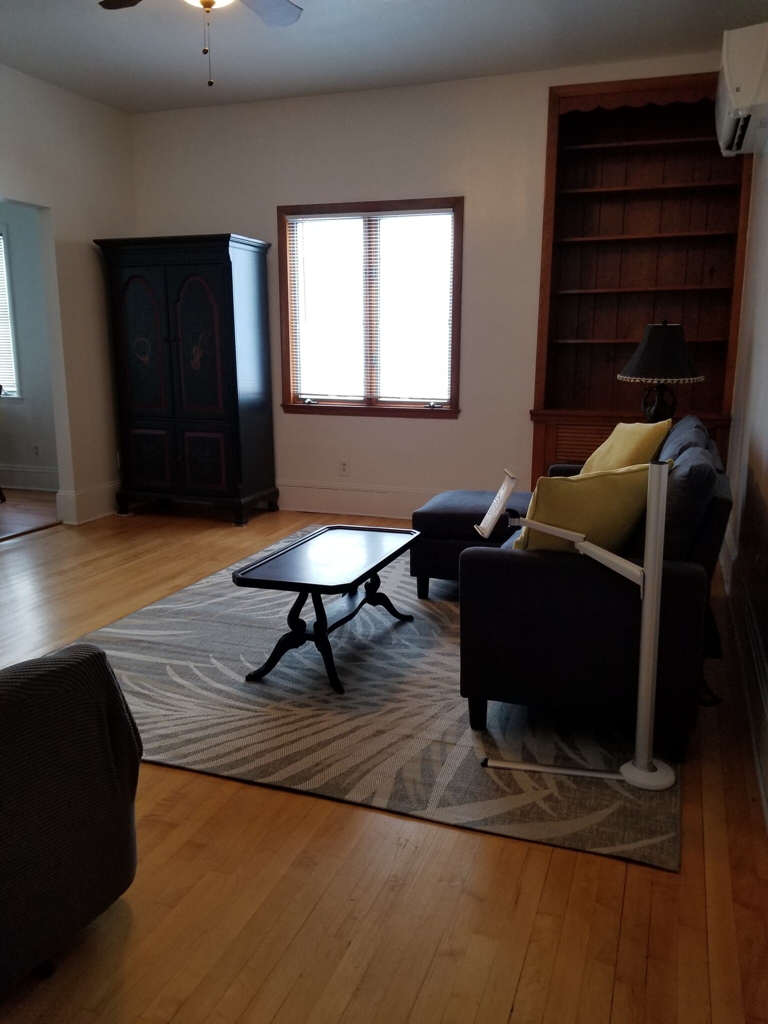 Note, apartment is being rented without furniture - 44 Wood St