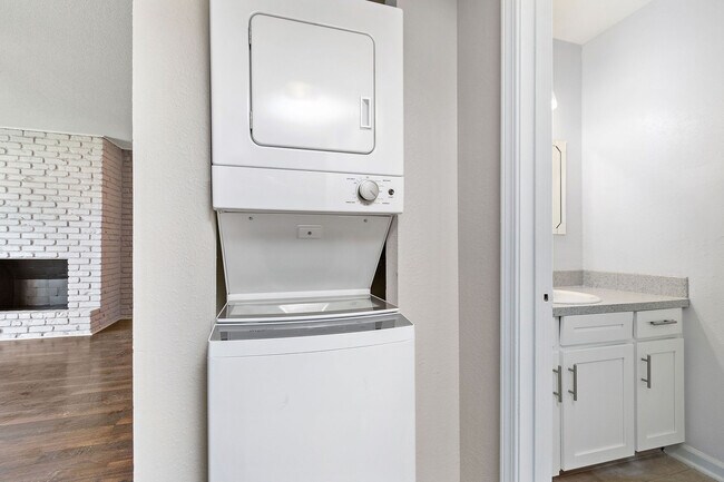 Building Photo - Marquis Plaza