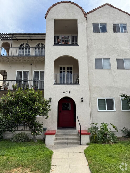 Building Photo - 628 E Elk Ave