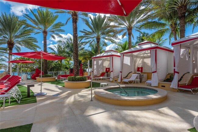 Building Photo - 17749 Collins Ave