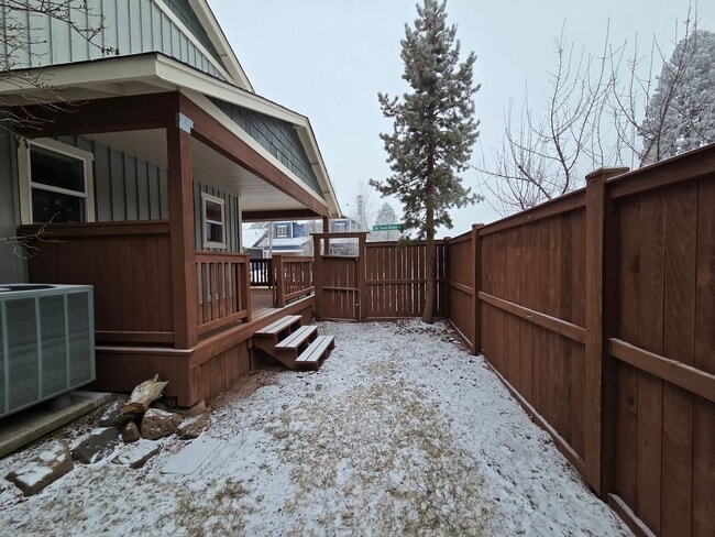 Building Photo - s2980