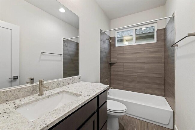 Building Photo - 1328 Westborough Ln