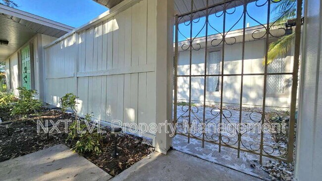 Building Photo - 4279 Island Cir