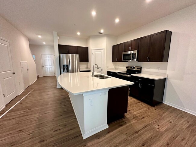 Building Photo - 10718 Silk Tree Ct