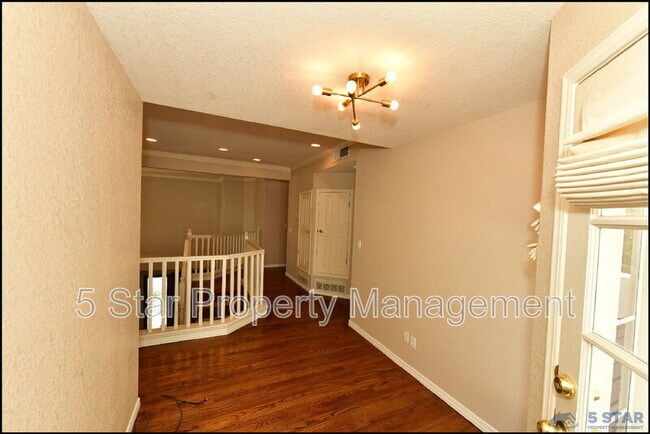 Building Photo - 6598 Eagle Ridge Dr
