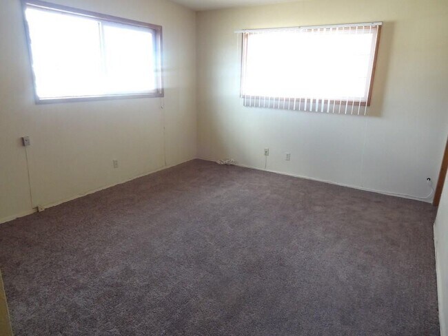 Building Photo - 9752 Blue Wing Dr