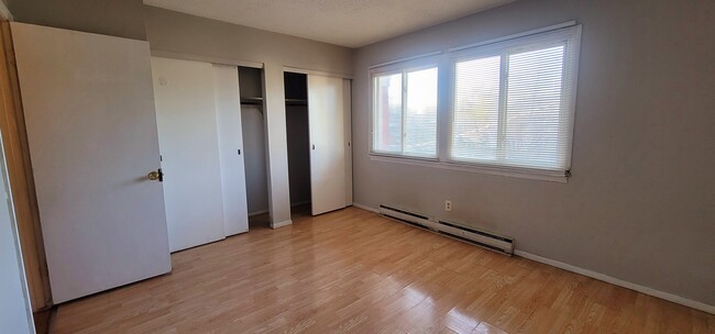 bedroom 2 - 1371 Monomoy St