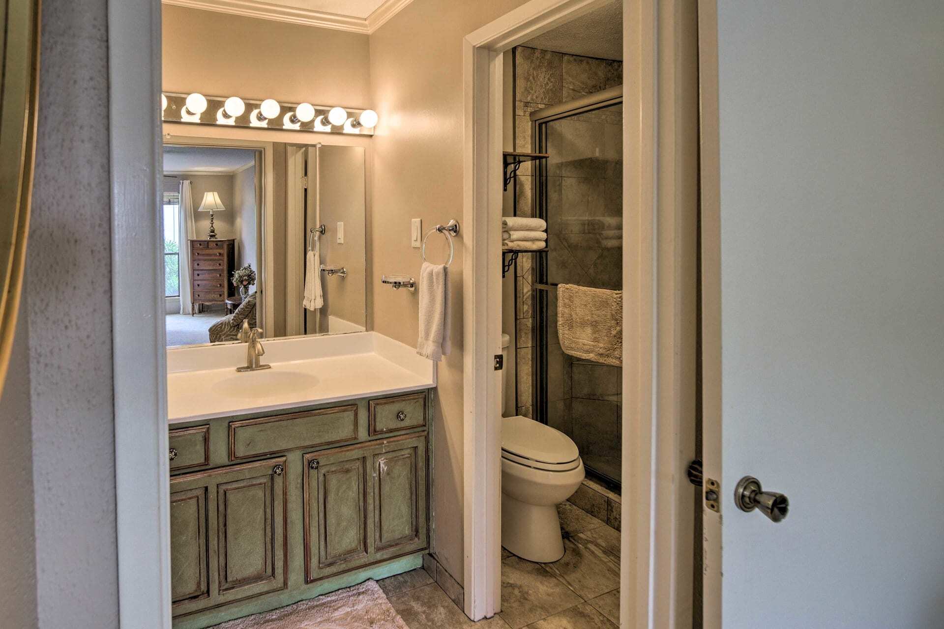 Master shower-sink area - 8020 Braesmain Dr