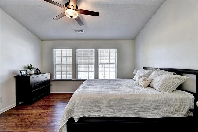 Building Photo - 5485 Reps Trce