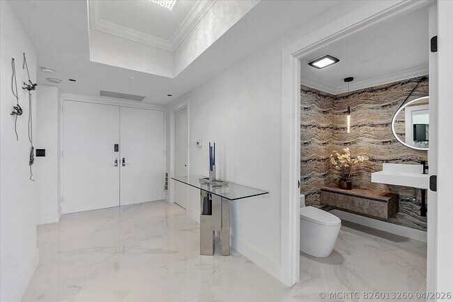 Building Photo - 3100 N Ocean Blvd