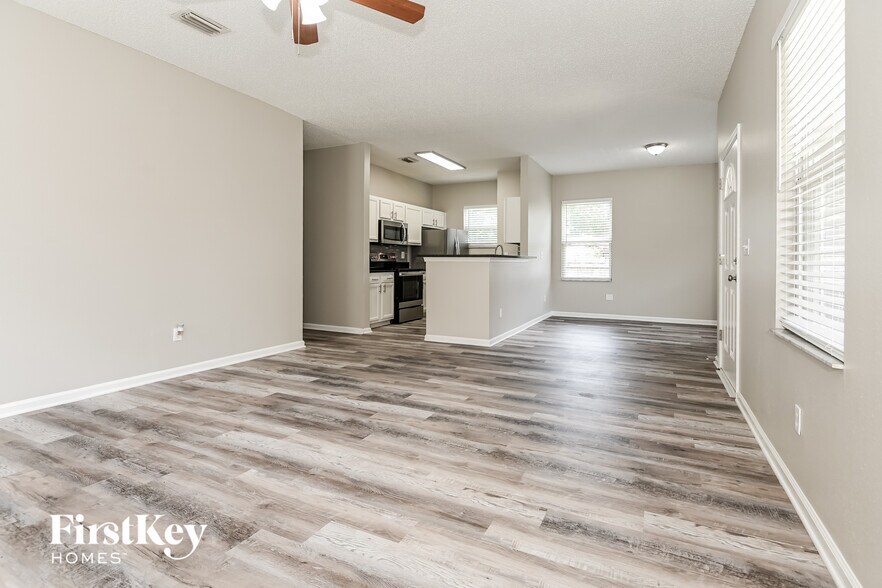 Building Photo - 3207 Rosselle St