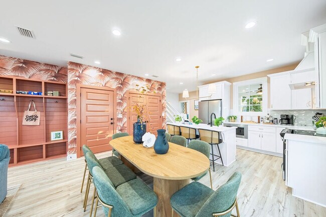 Building Photo - 19901 Charlie Claude Dr