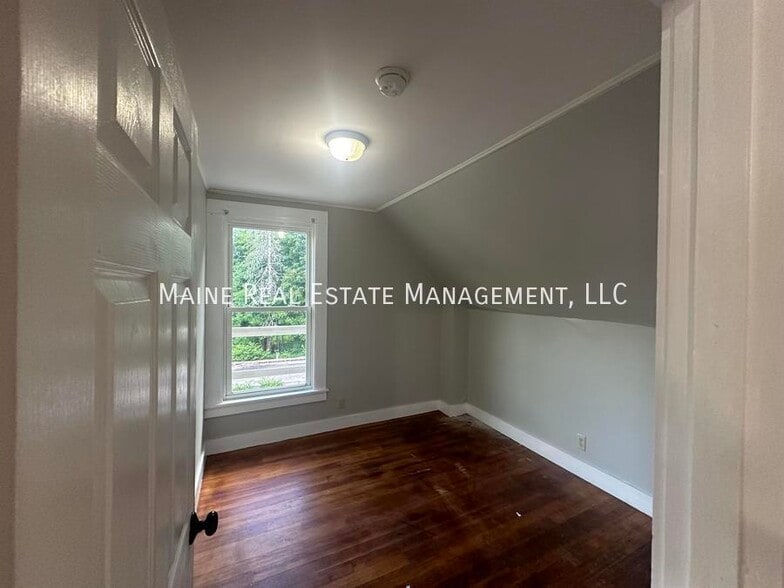 Building Photo - 91 Castine Rd