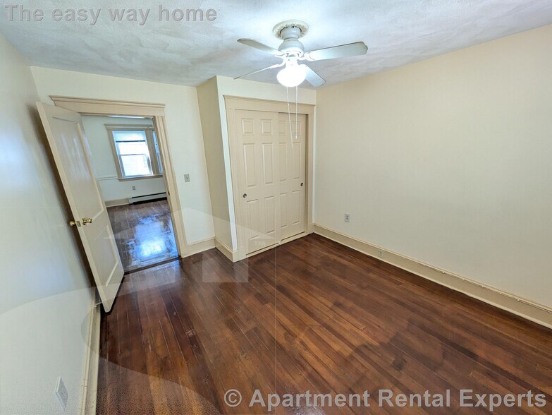 Building Photo - 595 Fellsway W