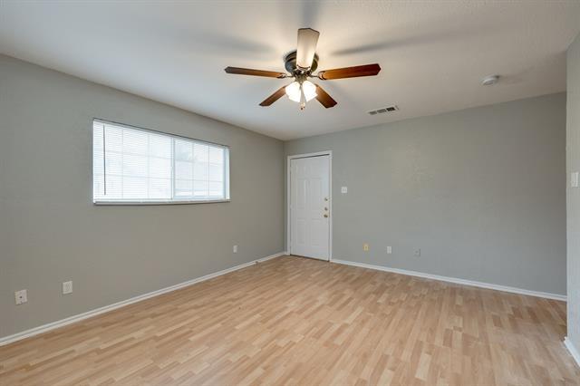 Building Photo - 5320 Lovell Ave