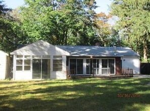 Building Photo - 767 Cedar St