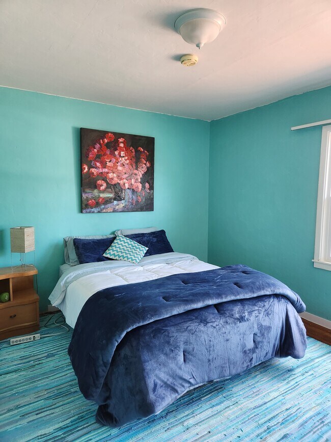 Building Photo - 243 Darwin St