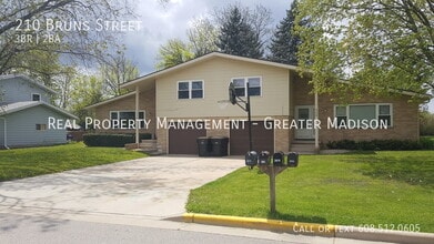 Building Photo - 210 Bruns St
