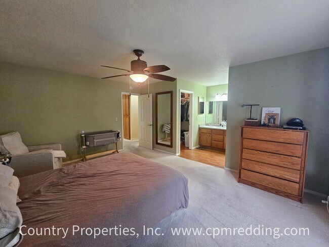 Building Photo - Spacious 4-Bedroom Home in Mary Lake Neighborhood Available January 15th!