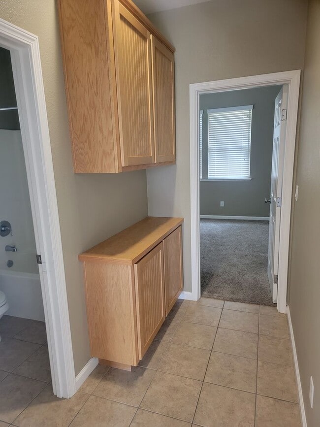 Building Photo - Adorable 2 bedroom 2 bath home