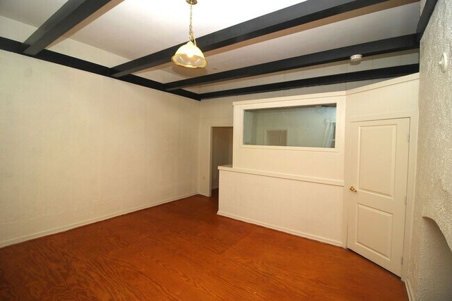 Building Photo - 212 E Biddle St