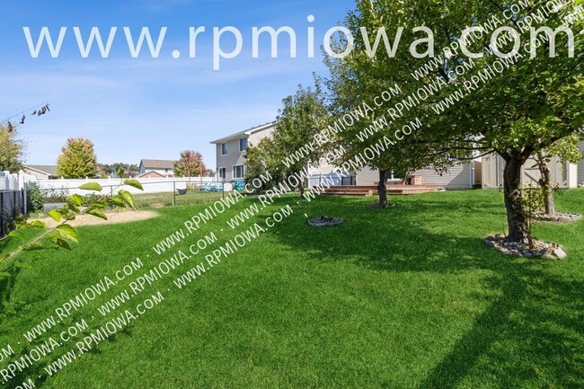 Building Photo - 770 SE Harper Dr