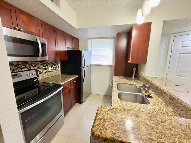 Building Photo - 5152 Conroy Rd