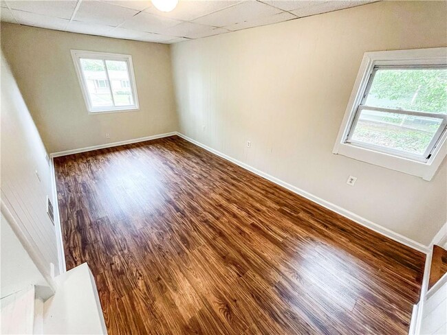 Building Photo - 383 Norton Cir SE