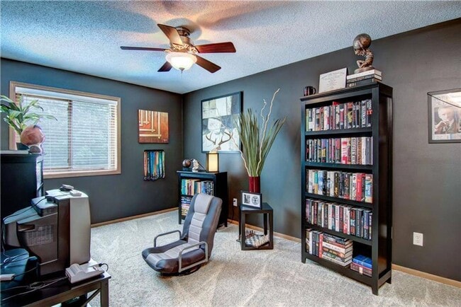 Building Photo - 715 Hewitt St