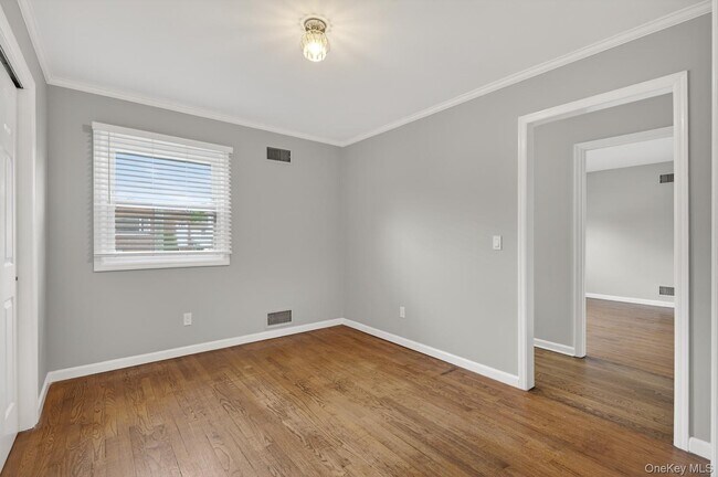 Building Photo - 68 Graywood Rd
