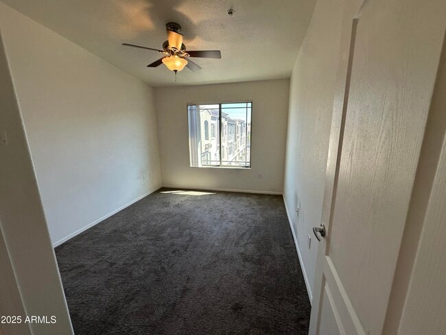 Building Photo - 280 S Evergreen Rd