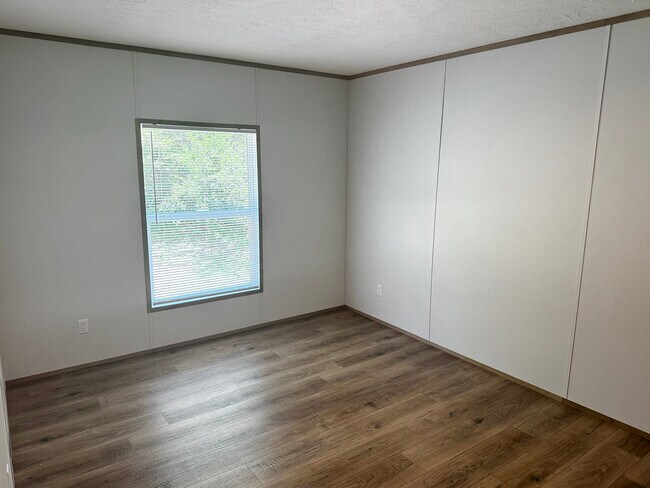 Building Photo - 97 Bridgeside Rd