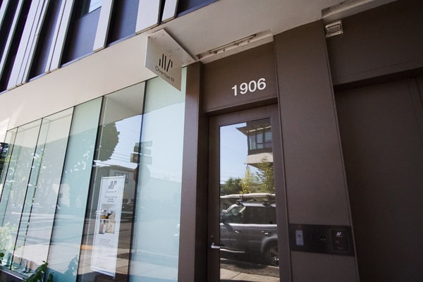 Building Photo - Incomparable Architecture in this 1 Bed + Bonus Room Townhouse!