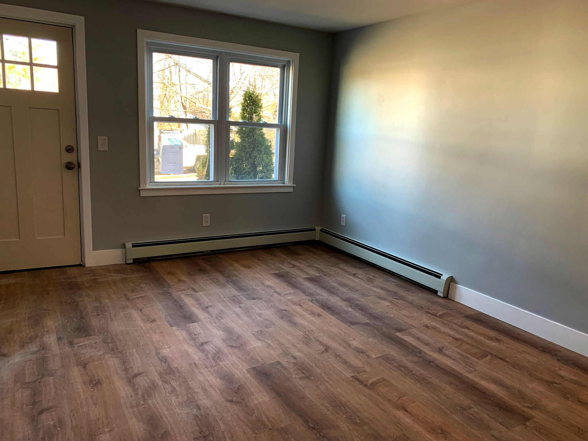 Living room - 44 Fairview St