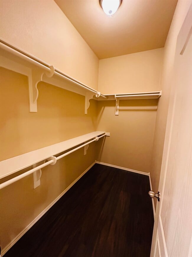 Building Photo - 5812 Montevista Dr