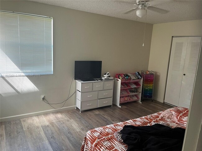 Building Photo - 1500 Jefferson Dr