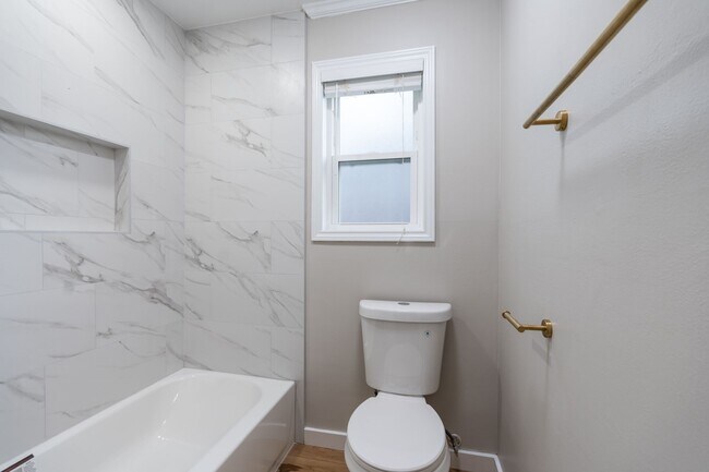 Building Photo - 4411 Deer Lodge Dr