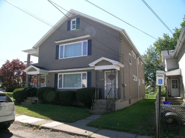 Building Photo - 307 Warren St