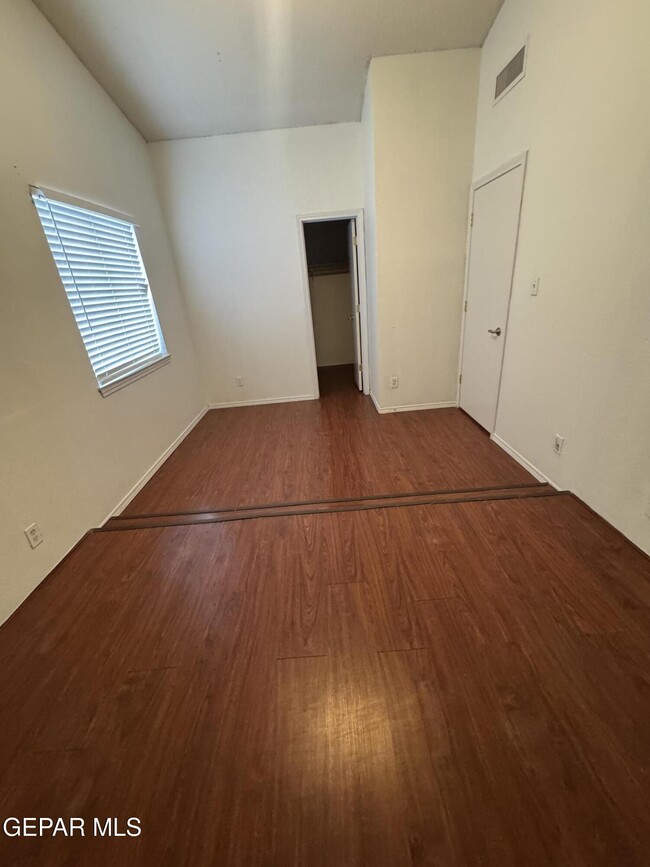 Building Photo - 3033 Tierra Humeda Dr