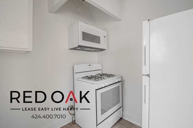 Building Photo - 979 S Oxford Ave