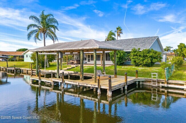 Building Photo - 445 Diana Blvd