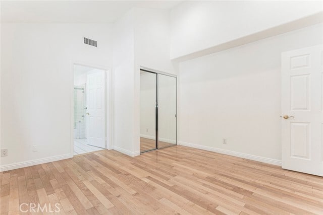 Building Photo - 2644 E Chevy Chase Dr