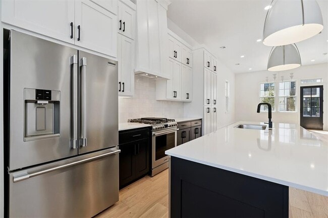 Building Photo - 18821 Selah Wy