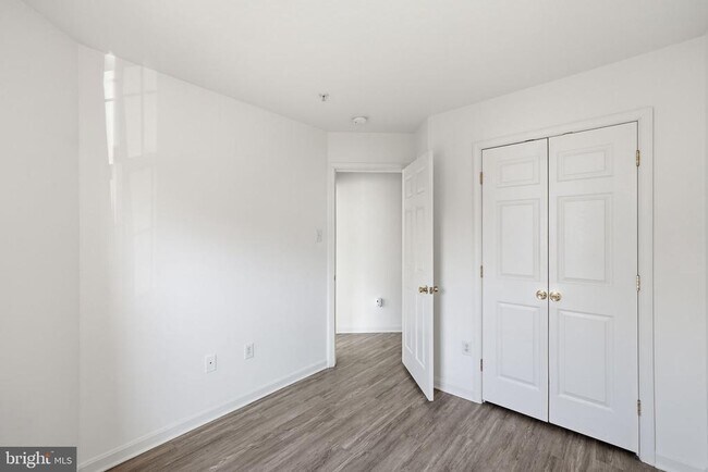 Building Photo - 554 Ellison Ct