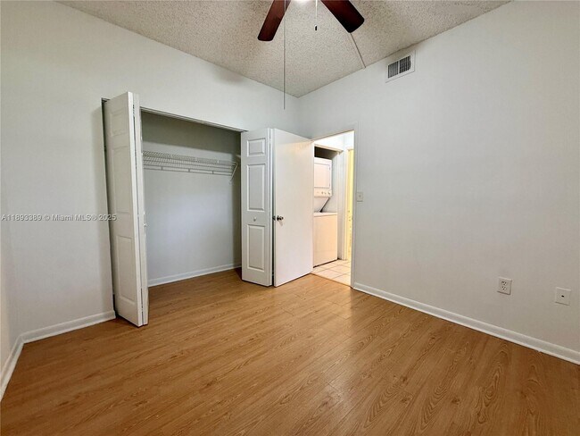 Building Photo - 2421 NW 96th Terrace