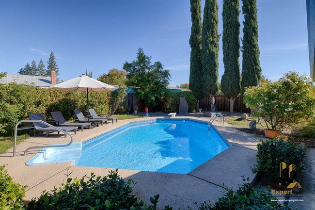 Building Photo - 1814 Vista Creek Dr